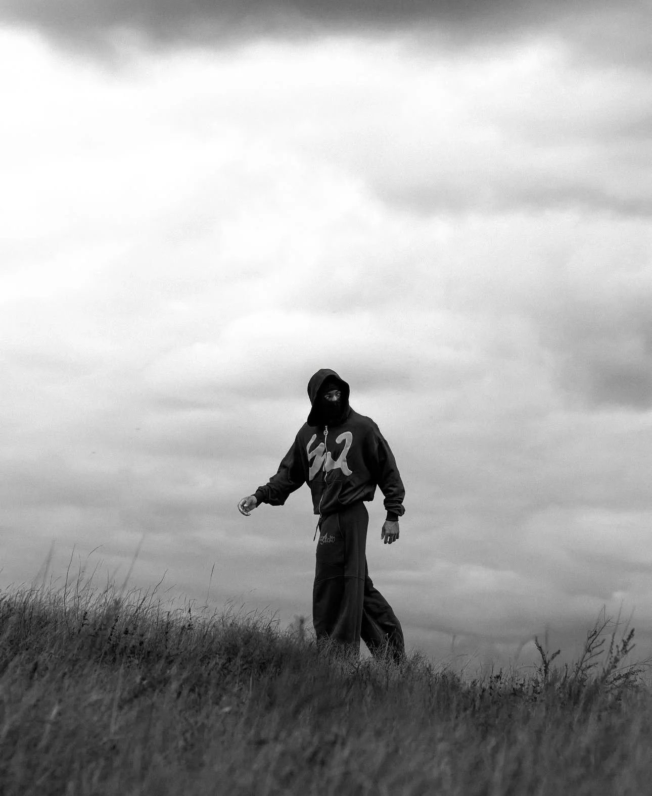 Minimalist Fashion for Modern Living